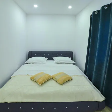 Sara Apartman *