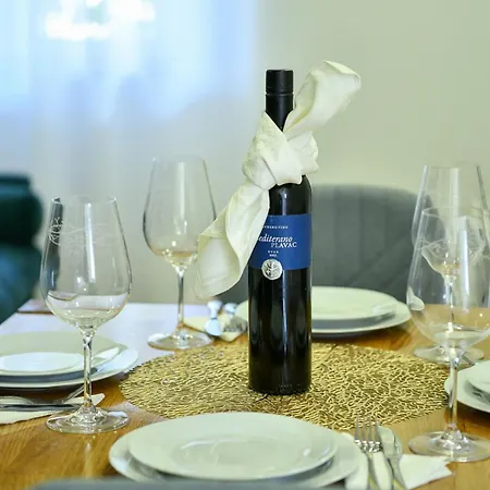 Apartman Sara *